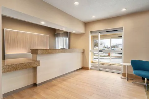 Fairfield Inn Deptford 4