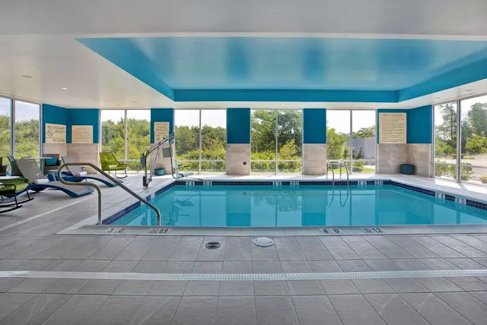 Hampton Inn and Suites Deptford 4