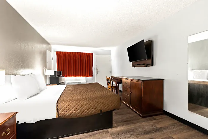 Rodeway Inn 4
