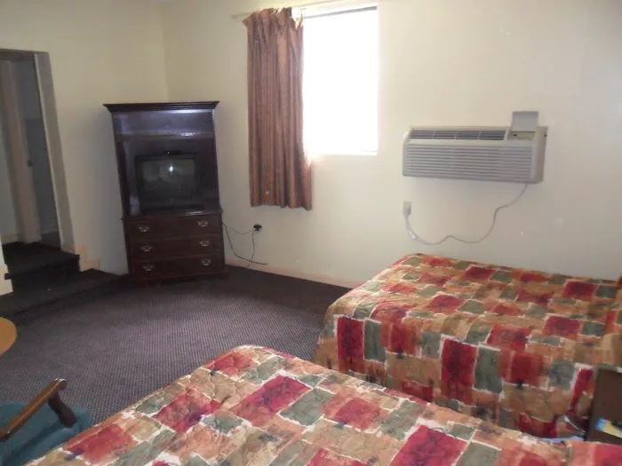 Red Carpet Inn Brooklawn, NJ 4