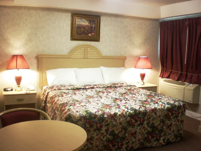 Red Carpet Inn & Suites Hammonton, NJ 4