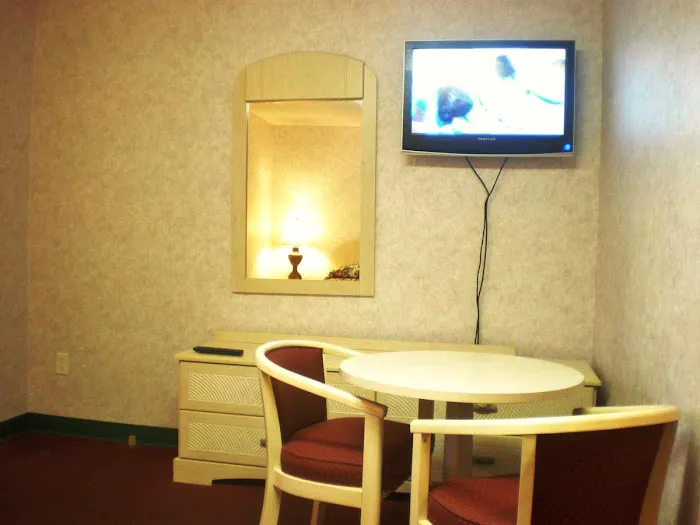 Red Carpet Inn & Suites Hammonton, NJ 4