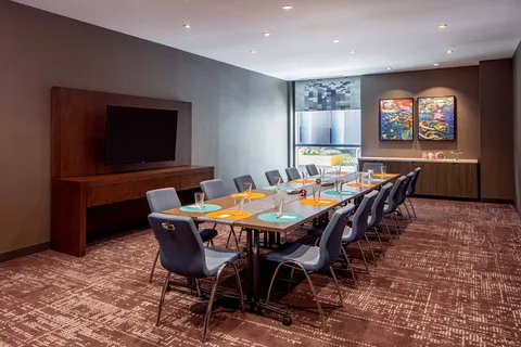 Aloft Philadelphia Downtown 5
