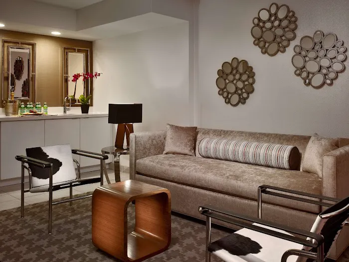 Sonesta Philadelphia Rittenhouse Square 5