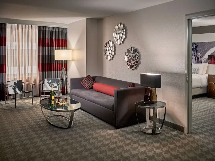 Sonesta Philadelphia Rittenhouse Square 5