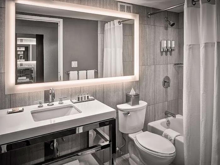 Sonesta Philadelphia Rittenhouse Square 5