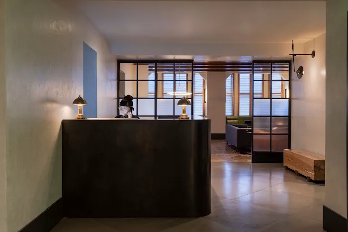 ROOST Rittenhouse 5