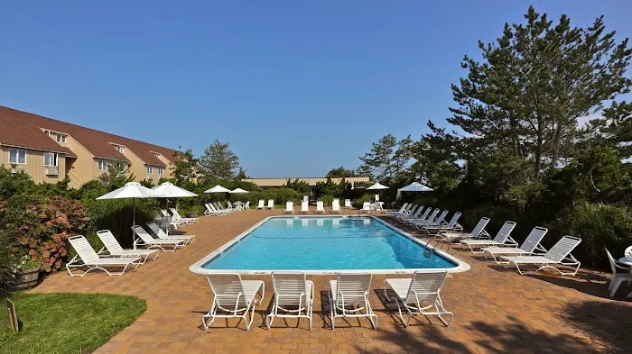 Windward Shores Ocean Resort 4