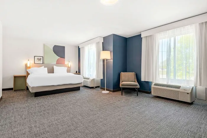 Spark by Hilton Exton 4