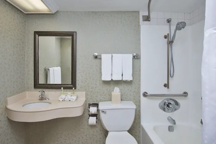 Holiday Inn Express Exton - Great Valley by IHG 4