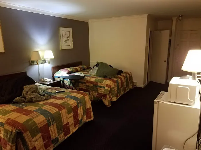 USA Inn and Suites 4