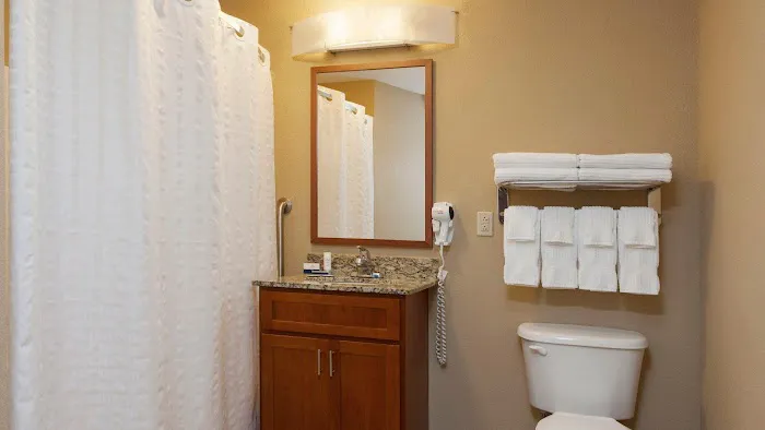 Candlewood Suites Reading by IHG 4