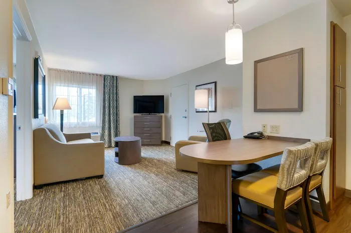 Candlewood Suites Reading by IHG 4
