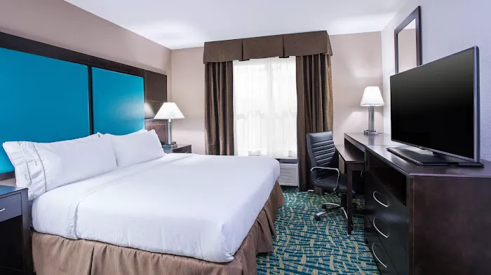 Holiday Inn Express & Suites Wyomissing by IHG 4