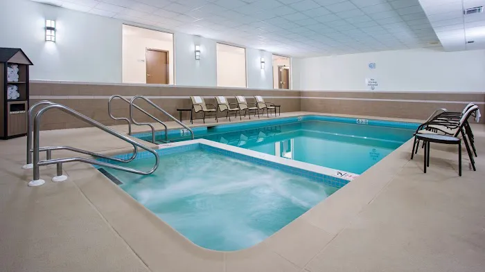 Holiday Inn Express & Suites Wyomissing by IHG 4
