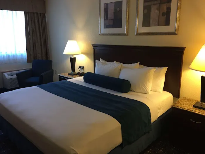 Best Western Plus Reading Inn & Suites 4