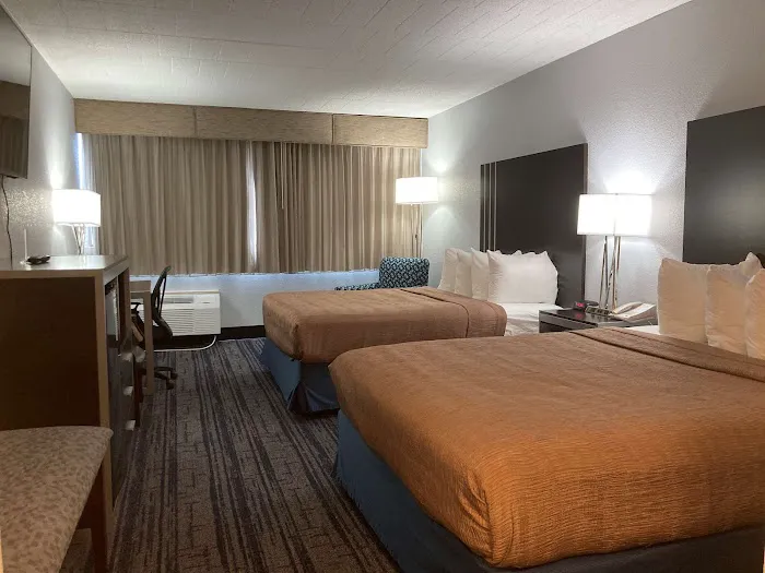 Best Western Plus Reading Inn & Suites 4