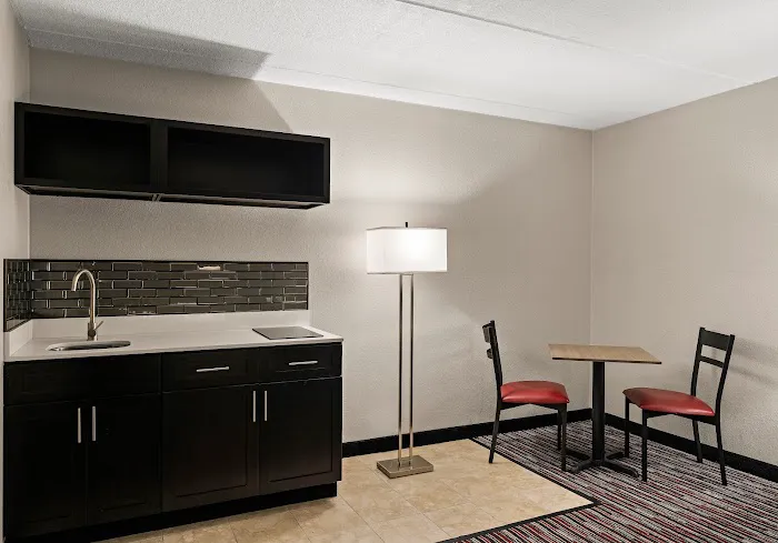 Red Roof Inn Reading 4