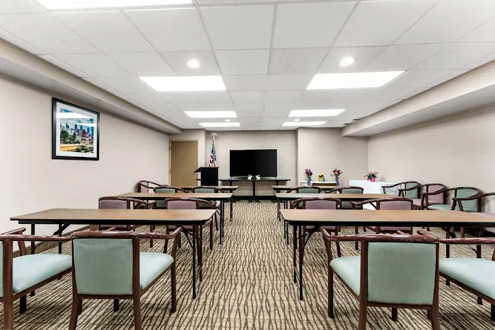 SureStay Plus by Best Western Reading North 4