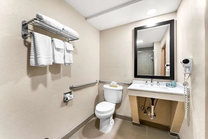 SureStay Plus by Best Western Reading North 4