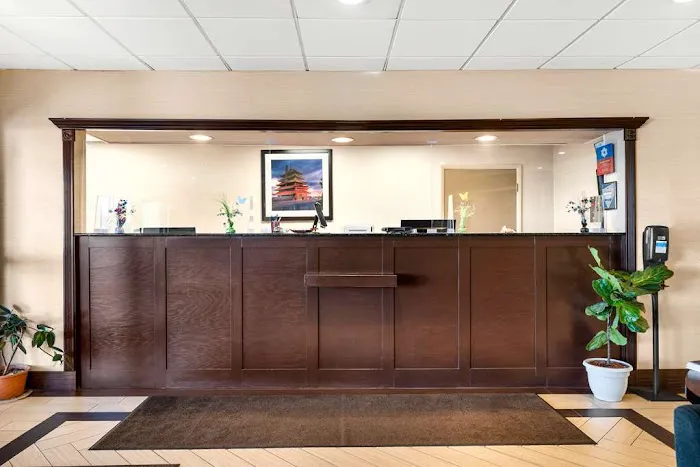 SureStay Plus by Best Western Reading North 4