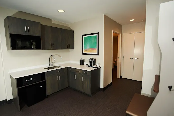 Holiday Inn & Suites Philadelphia W - Drexel Hill by IHG 4