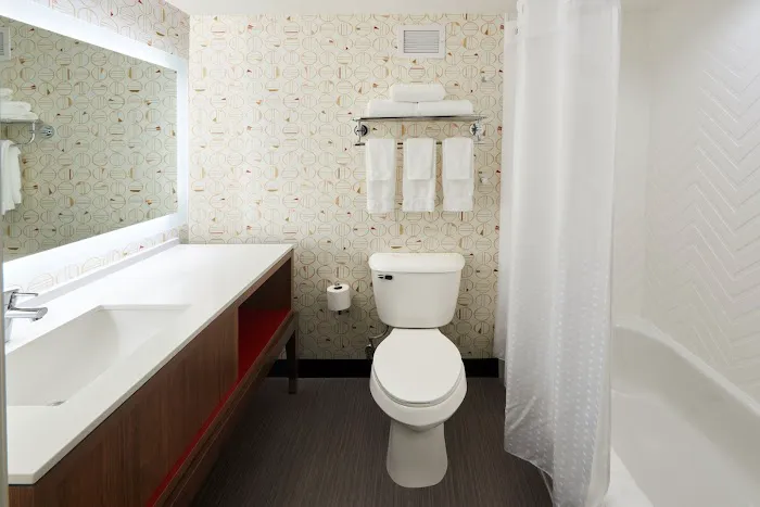 Holiday Inn & Suites Philadelphia W - Drexel Hill by IHG 4
