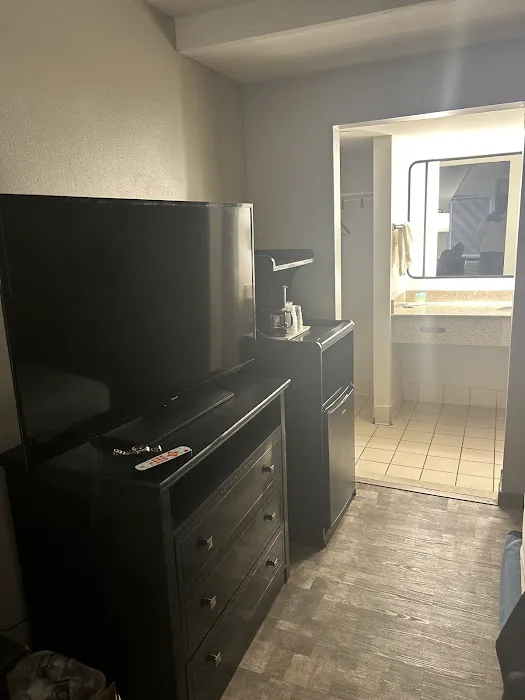 Days Inn by Wyndham Springfield/Phil.Intl Airport 4