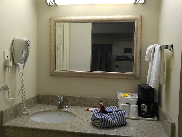 Days Inn by Wyndham Springfield/Phil.Intl Airport 4