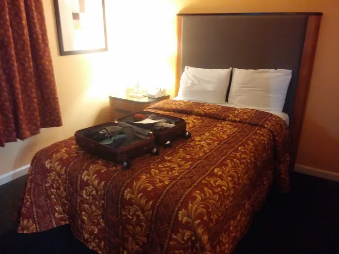Media Inn & Suites 4