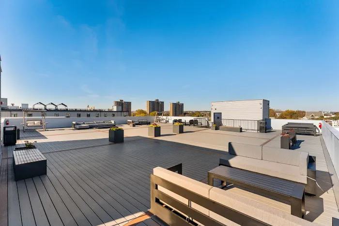 4211 Suites 5