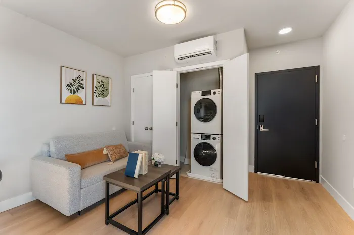 4211 Suites 5