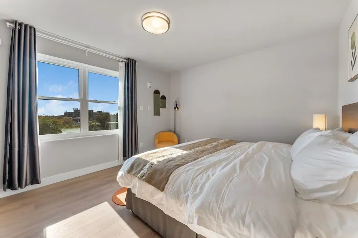 4211 Suites 5
