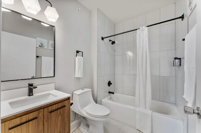 4211 Suites 5