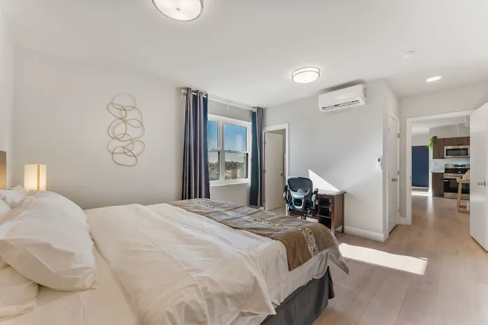 4211 Suites 5
