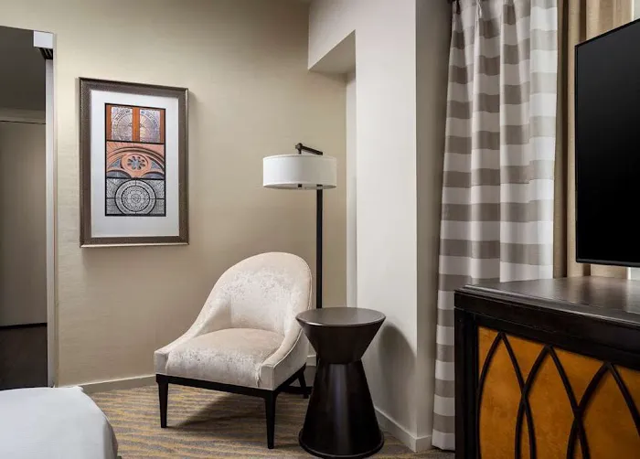 The Inn at Penn, a Hilton Hotel 5