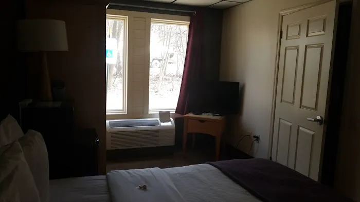 Montrose Hotel 4
