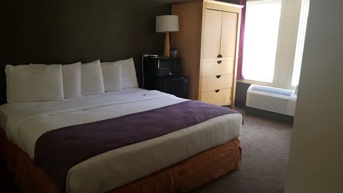 Montrose Hotel 4