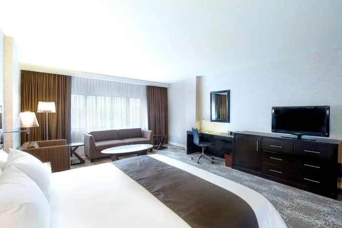 DoubleTree by Hilton Hotel Binghamton 5