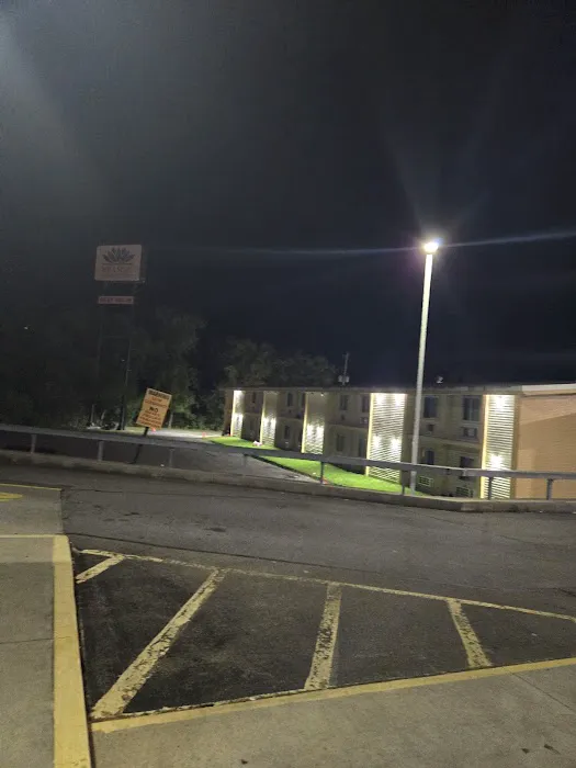 Hillside inn & suites 4