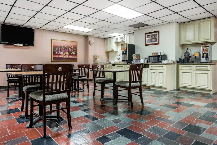 Quality Inn & Suites Binghamton 4
