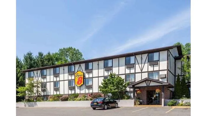 Super 8 by Wyndham Norwich 4