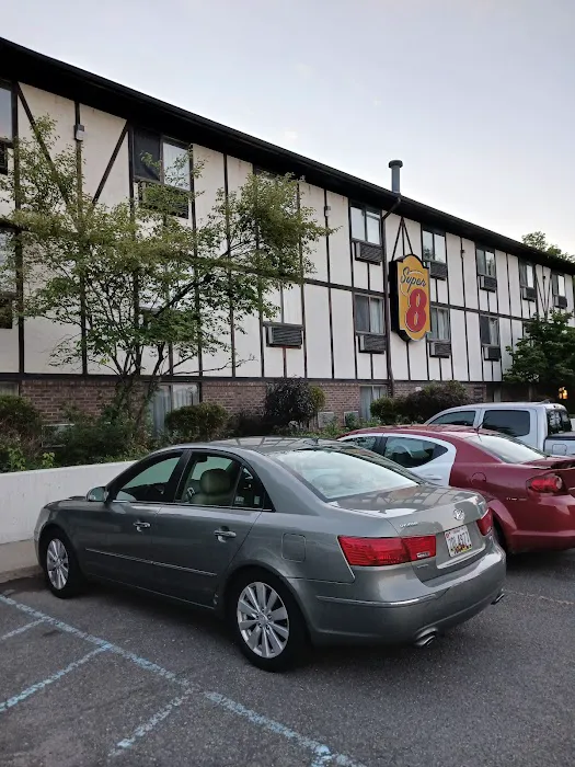 Super 8 by Wyndham Norwich 4