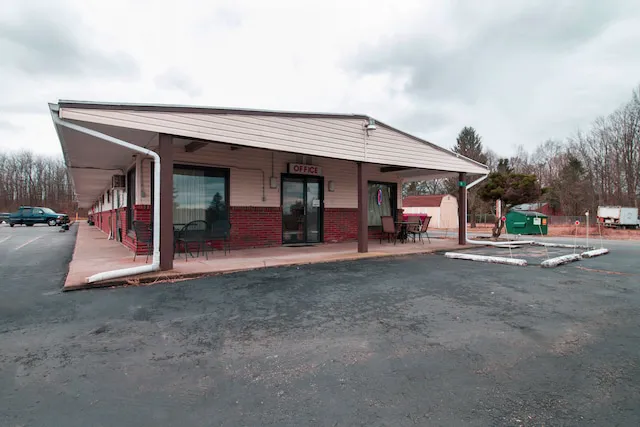 OYO Hotel Dalton PA I-81 4