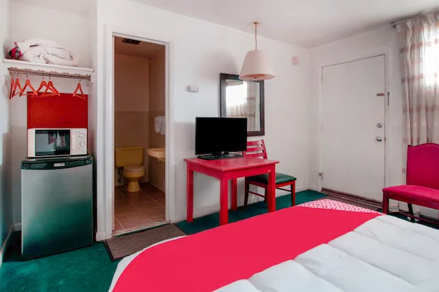 OYO Hotel Dalton PA I-81 4