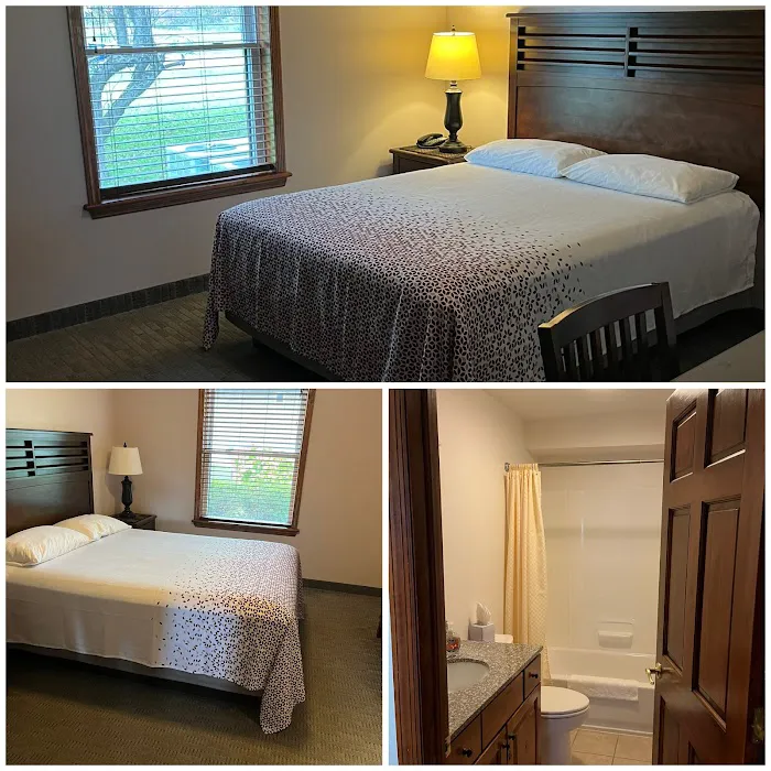 Redwood Inn & Suites 4