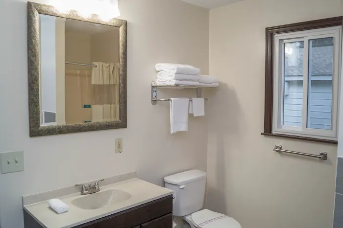 Sullivan Trail Inn & Suites 4