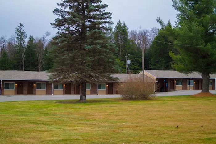 Sullivan Trail Inn & Suites 4