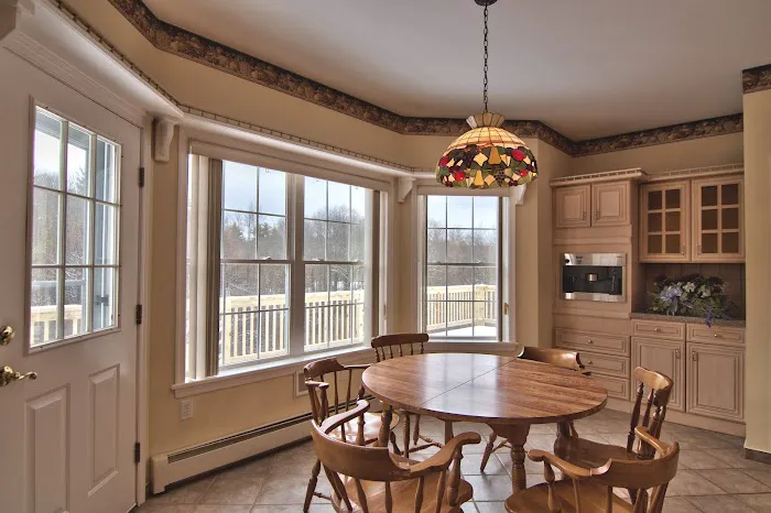 Poconos Mesmerizing Castellated Luxe in the Green 4