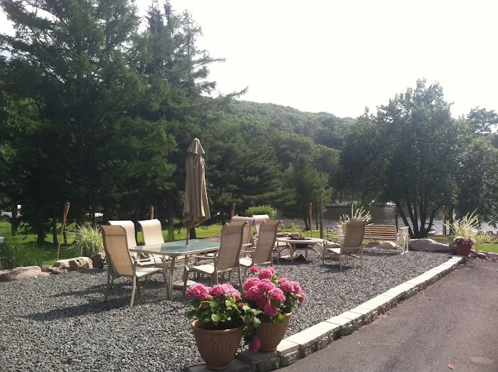 Lake Harmony Inn 4